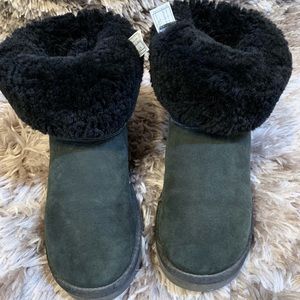 UGG WOMEN'S CLASSIC SHORT Boots (Black)